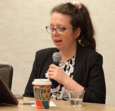 Laura Davies headshot